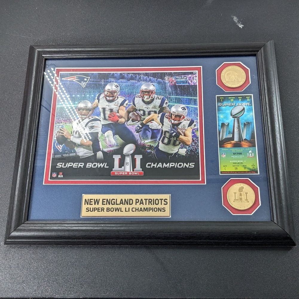 The Danbury Mint New England Patriots 2017 Superbowl Champions Wall Plaque Coins